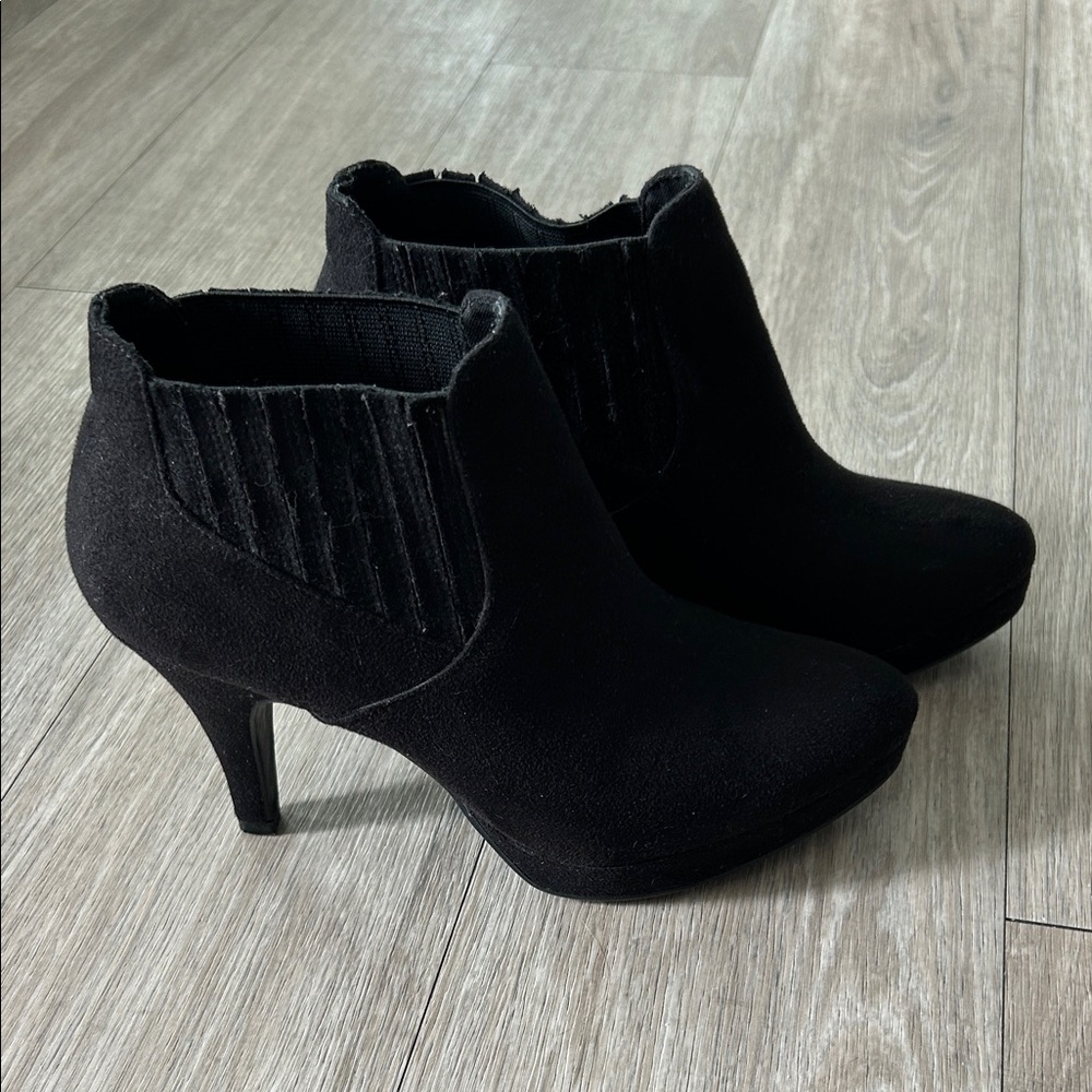Elegant Black Ankle Boots